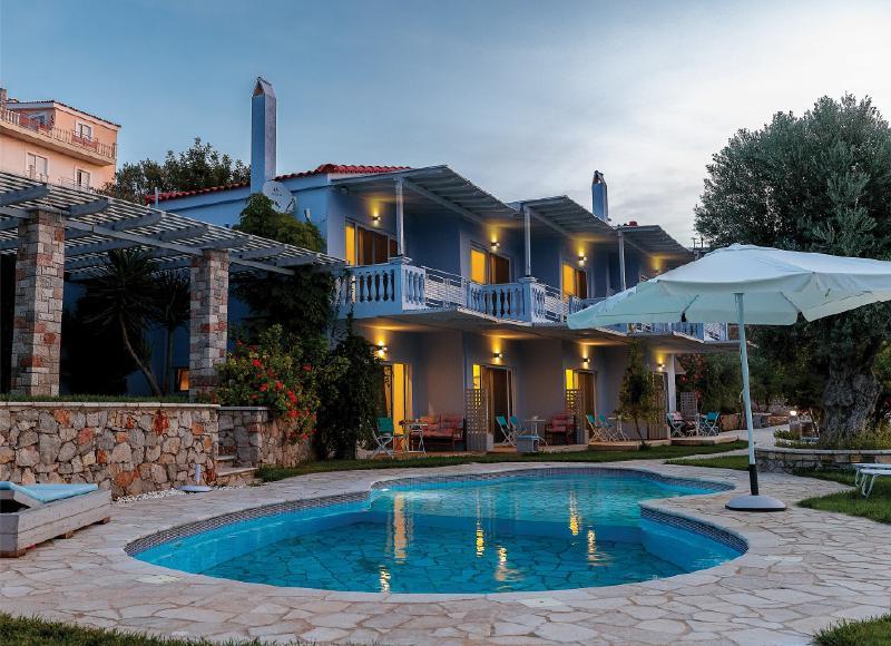 Sunny Place Resort Кранидион Экстерьер фото