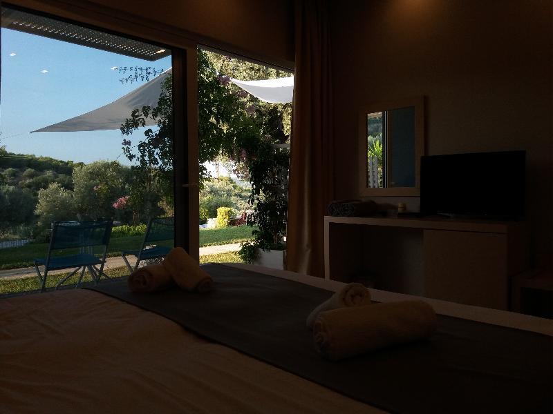Sunny Place Resort Кранидион Экстерьер фото