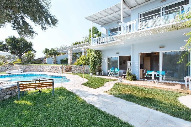 Sunny Place Resort Кранидион Экстерьер фото